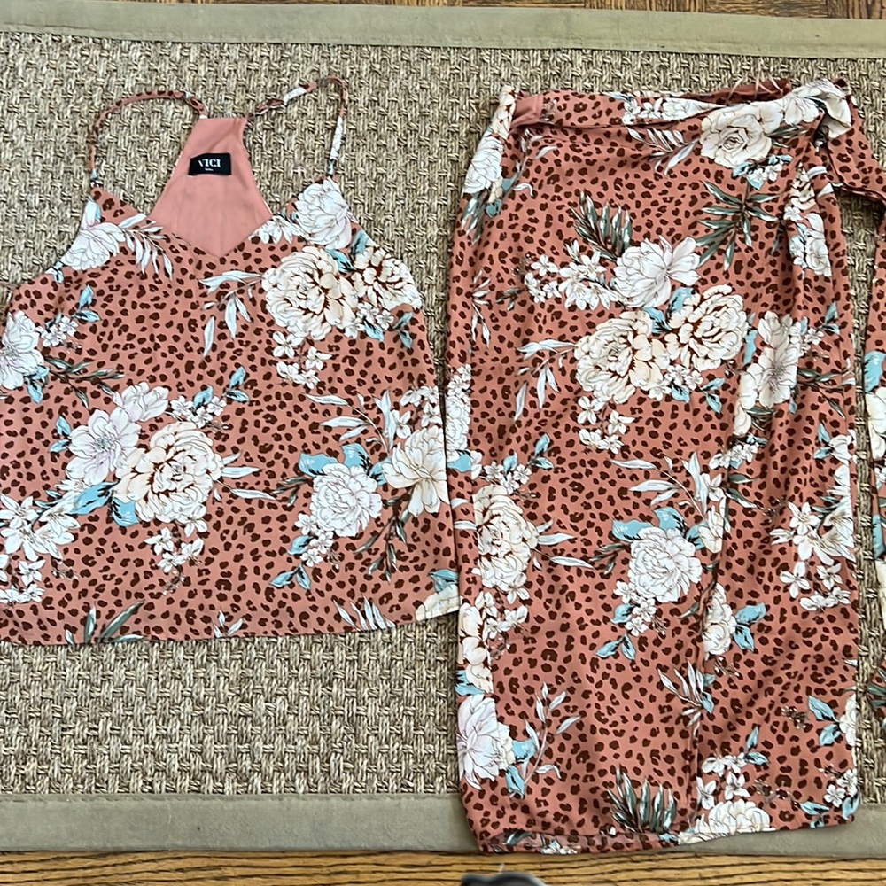 Never worn Vici set